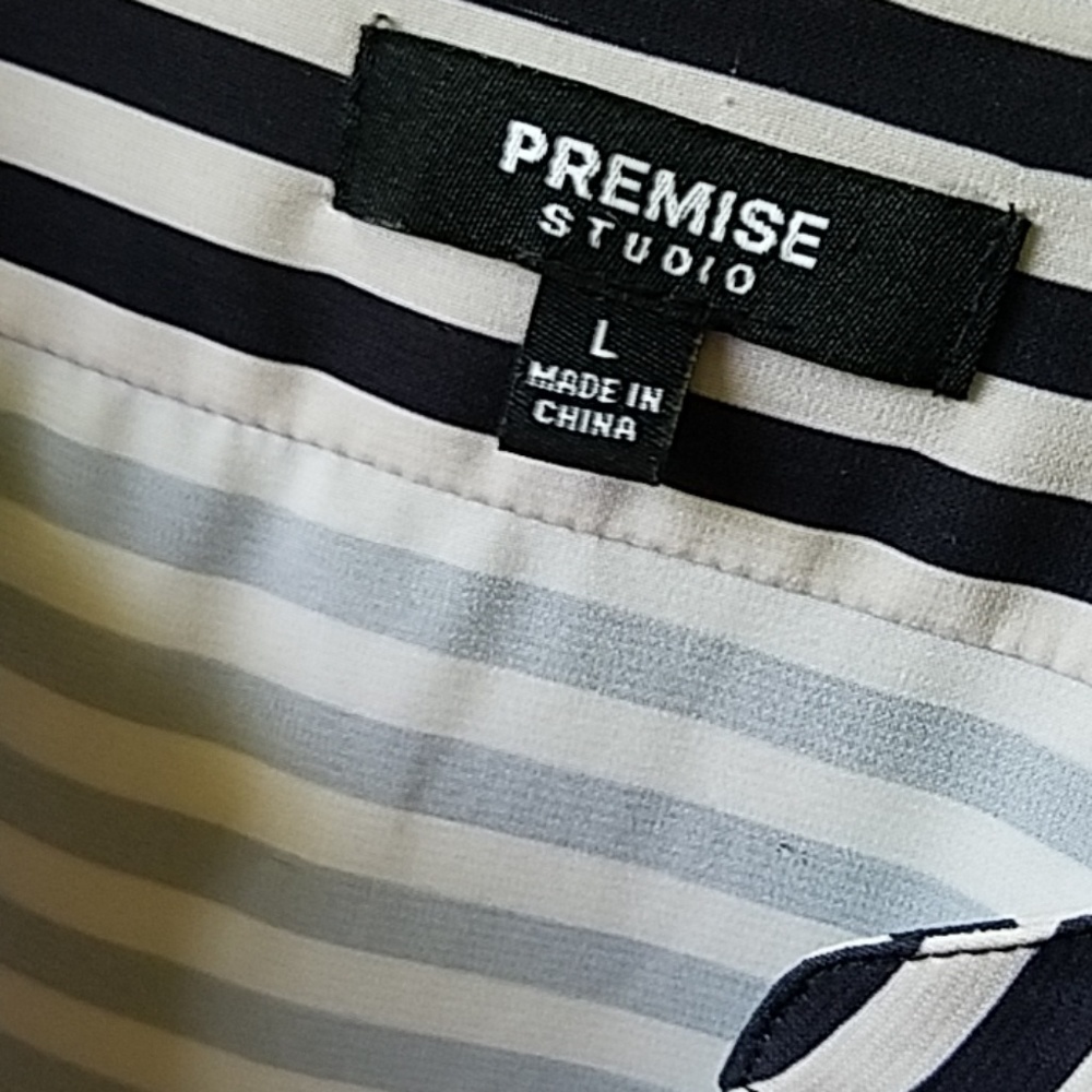PREMISE TOP NWOT - Picture 2 of 5